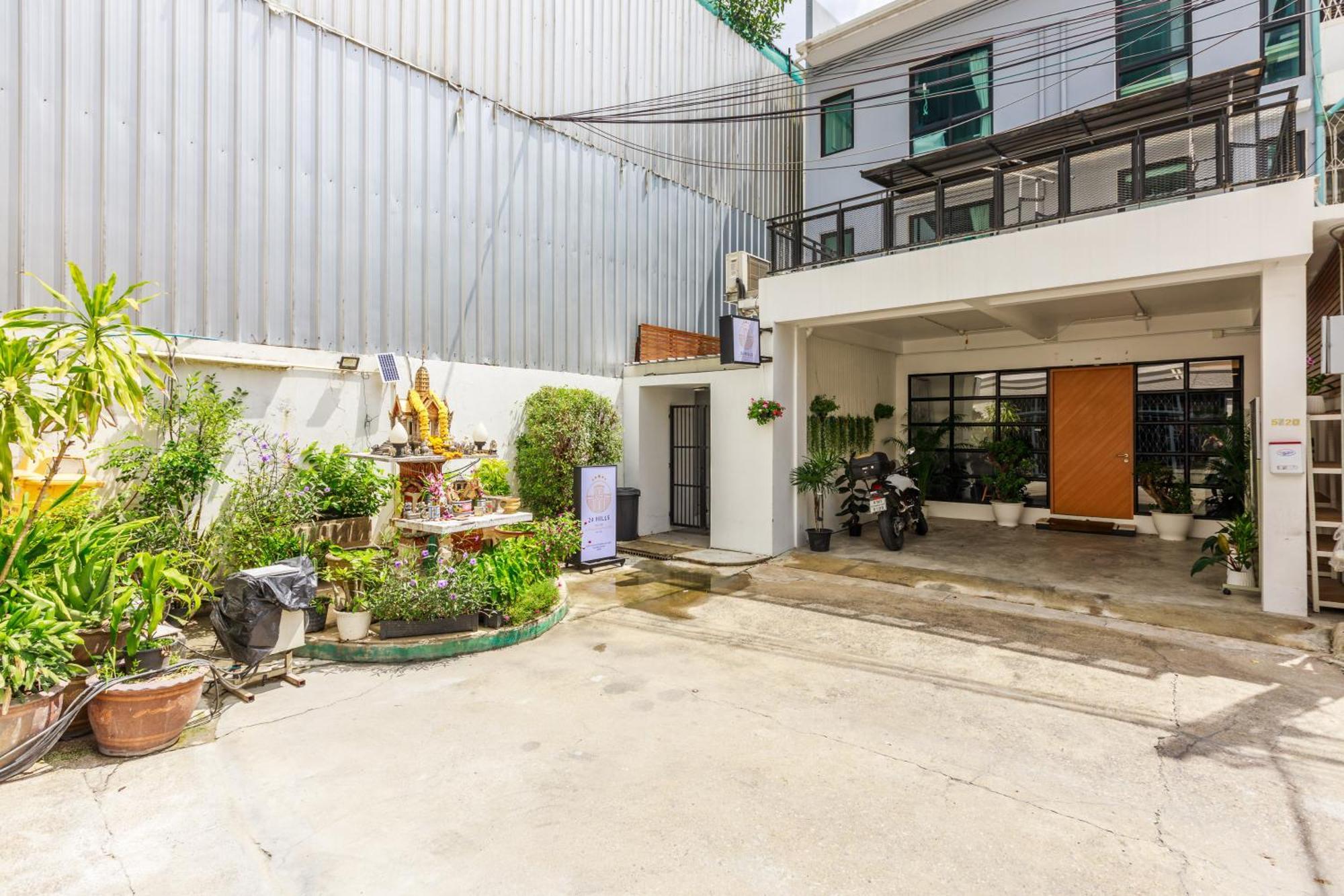 24 Hills Hotel Bangkok Dış mekan fotoğraf